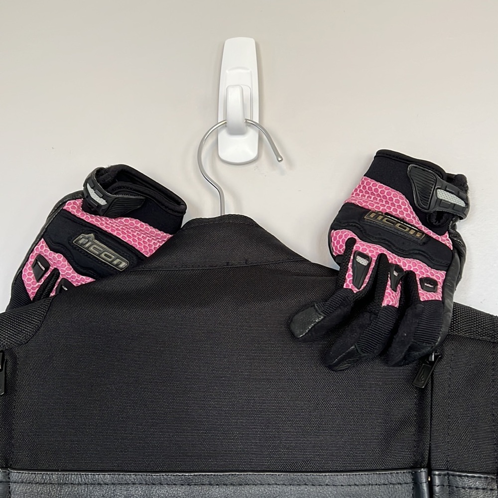 Filmed Riding Jacket with IIcon Gloves - Picture 7 of 7